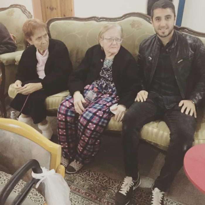 Enes Baran Manisa Huzurevi Sakinlerini Ziyaret Etti