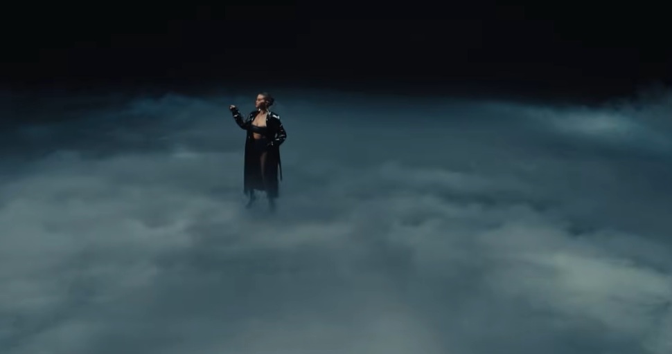 Selena Gomez in the dark sözleri Türkçe Çeviri